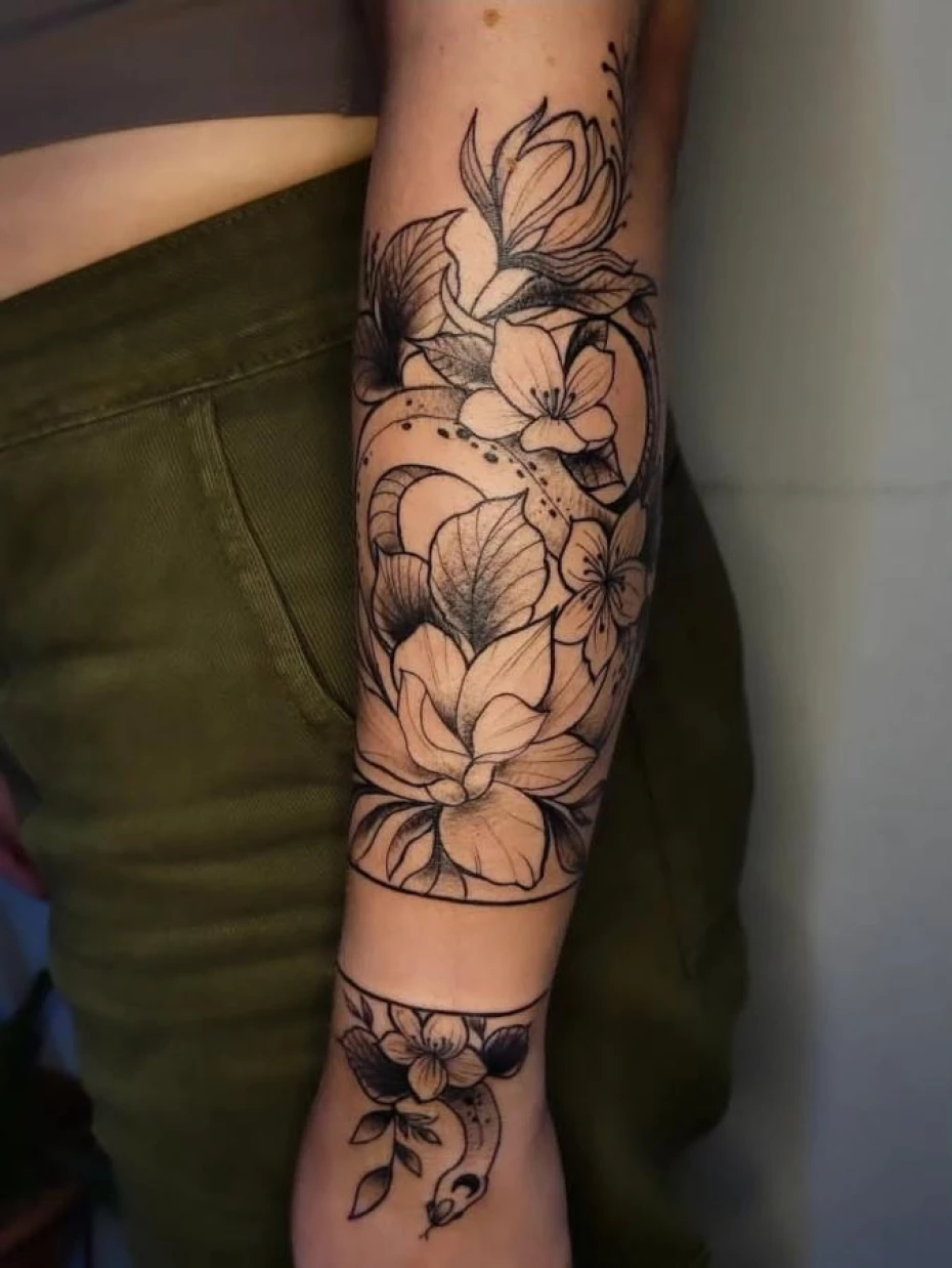 Foto 3:  — Tati Laukaz Especialista em Tatuagens Femininas desde 2009