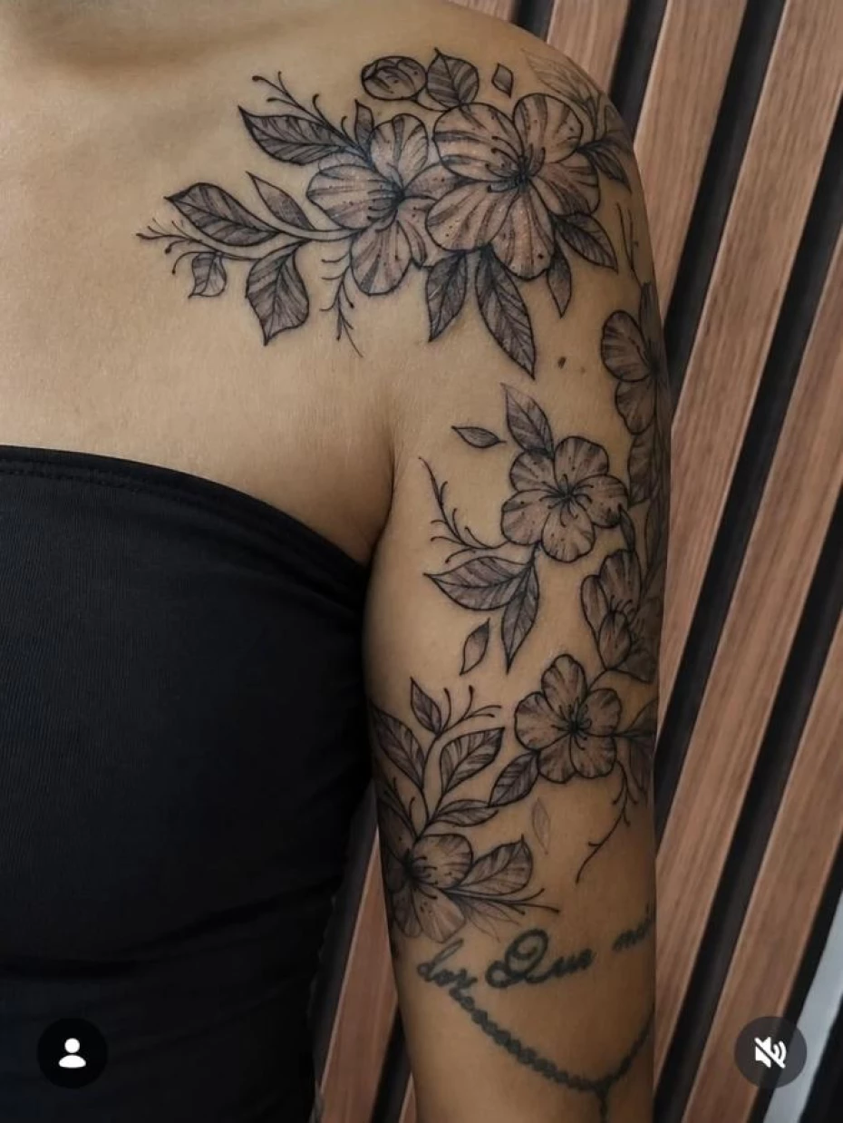 Foto 6:  — Tati Laukaz Especialista em Tatuagens Femininas desde 2009